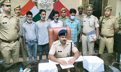 Meerut News: एनसीईआरटी की नकली किताब बनाने वाले गिरोह का भंड़ाफोड़, नकली, कूटरचित एनसीईआरटी की किताबें बरामद Meerut News: एनसीईआरटी की नकली किताब बनाने वाले गिरोह का भंड़ाफोड़, नकली, कूटरचित एनसीईआरटी की किताबें बरामद