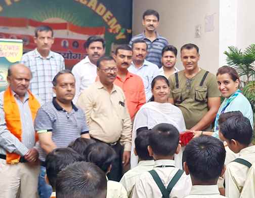 Muzaffarnagar: राष्ट्रगान के गायन के साथ कैलाश मानसरोवर का चीन के आधिपत्य से मुक्ति हेतु संकल्प- विजय वर्मा Muzaffarnagar: राष्ट्रगान के गायन के साथ कैलाश मानसरोवर का चीन के आधिपत्य से मुक्ति हेतु संकल्प- विजय वर्मा