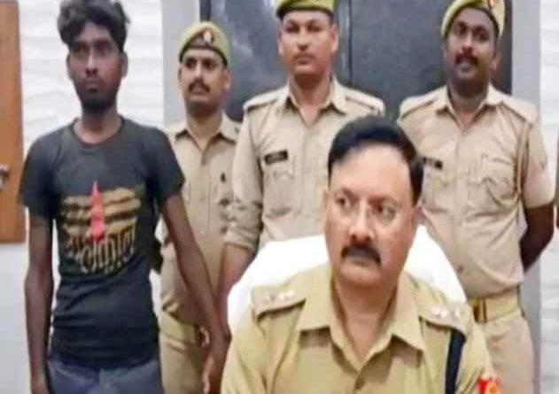 Hardoi: 500 रुपये की चोरी करने पर दोस्त की कर दी थी हत्या, आलाकत्ल डंडा व रस्सी बरामद Hardoi: 500 रुपये की चोरी करने पर दोस्त की कर दी थी हत्या, आलाकत्ल डंडा व रस्सी बरामद