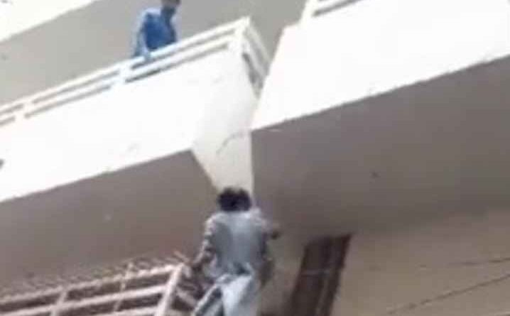 Pakistan: हिंदू सफाईकर्मी अशोक कुमार पर तथाकथित ईशनिंदा का आरोप, घेरकर मारने गयी थी भीड़