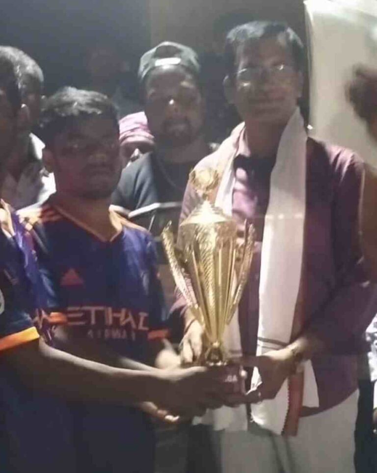 Karma Puja पर पीसीबी खटंगा फुटबॉल टूर्नामेंट में वाईएफसी गाड़ीगांव बना विजेता