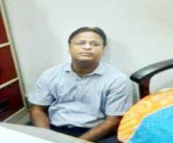 Muzaffarnagar: आठ घंटे बाद रात करीब एक बजे धरने से उठे डा. अनुभव सिंघल