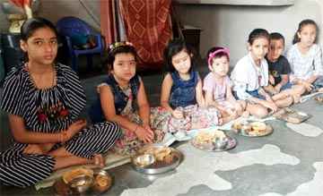 Muzaffarnagar News: कन्या पूजन कर श्रद्धालुओं ने किया व्रत परायण Muzaffarnagar News: कन्या पूजन कर श्रद्धालुओं ने किया व्रत परायण