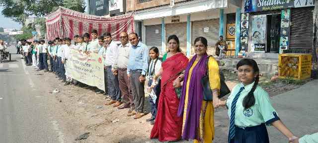 Muzaffarnagar News:मानसिक स्वास्थ्य जागरूकता सप्ताह के अंतर्गत मानव श्रृंखला बनाई गई Muzaffarnagar News:मानसिक स्वास्थ्य जागरूकता सप्ताह के अंतर्गत मानव श्रृंखला बनाई गई