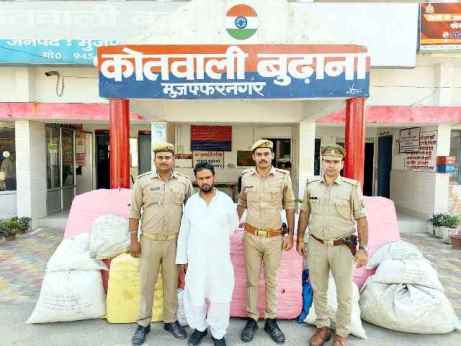 Budhana News: अवैध पटाखा फैक्ट्री जब्त,भारी मात्रा में विस्फोटक पदार्थ तथा पटाखा बनाने के उपकरण एवं सामग्री बरामद