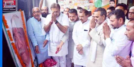 Muzaffarnagar News-किसान मसीहा चौधरी महेन्द्र सिंह टिकैत को जन्मदिन पर किया याद 1 Muzaffarnagar News