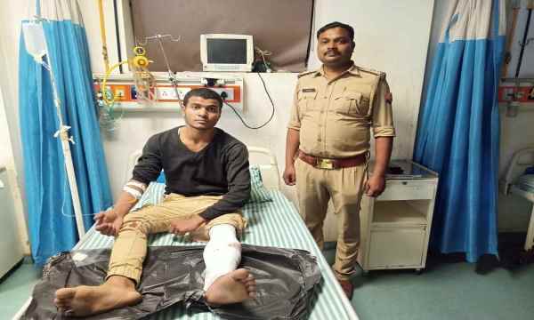 Bulandshahr News: 24 घंटे के अंदर व्यापारी सकुशल बरामद,अपहरणकर्ता परवेज पुलिस मुठभेड़ में गोली लगने से हुआ लंगड़ा Bulandshahr News: 24 घंटे के अंदर व्यापारी सकुशल बरामद,अपहरणकर्ता परवेज पुलिस मुठभेड़ में गोली लगने से हुआ लंगड़ा