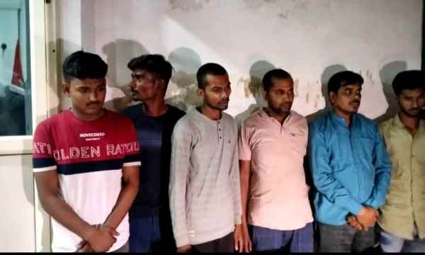 Prayagraj News: नकली प्लेटलेट्स बेचने वाले गिरोह का भंडाफोड़,10 अभियुक्तों को किया गिरफ्तार Prayagraj News: नकली प्लेटलेट्स बेचने वाले गिरोह का भंडाफोड़,10 अभियुक्तों को किया गिरफ्तार