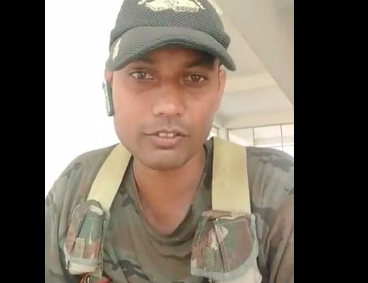 Raebareli News: आर्मी जवान का परिवार गांव में दहशत में, सेना के जवान ने दबंगो के उत्पीड़न से परेशान होकर सोशल मीडिया पर मांगी मदद Raebareli News: आर्मी जवान का परिवार गांव में दहशत में, सेना के जवान ने दबंगो के उत्पीड़न से परेशान होकर सोशल मीडिया पर मांगी मदद