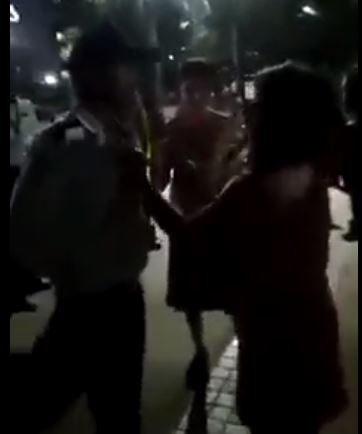 Noida News: नशे में धुत्त एक लड़की का गार्ड के साथ बदसलूकी करने का वीडियो सामने आया