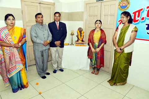 Muzaffarnagar News- भरतनाट्यम की बारिकियों को मौखिक एवं भाव भंगिमाओं के द्वारा समझाया