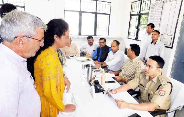 Muzaffarnagar News- जिलाधिकारी व वरिष्ठ पुलिस अधीक्षक ने सुनी समस्याएं