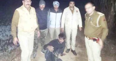 Muzaffarnagar News-शाहपुर पुलिस ने शातिर बदमाश को किया गिरफ्तार- गोली लगने से घायल हुआ बदमाश, तमंचा और बाइक बरामद