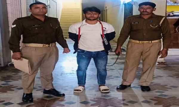 Bulandshahr News: रेप पीड़िता की पीटकर हत्या, बी फार्मा का छात्र है गिरफ्तार हत्यारोपी Bulandshahr News: रेप पीड़िता की पीटकर हत्या, बी फार्मा का छात्र है गिरफ्तार हत्यारोपी