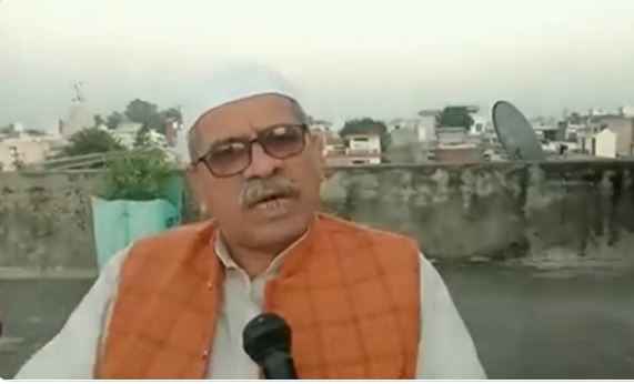 Khatauli News: पुण्यतिथि पर कपिल देव से सवाल पूछे जाने पर वहां से भागे गए, 2013 दंगे के पीड़ित परिवार से गौरव की माँ लड़ेगी खतौली उप चुनाव Khatauli News: पुण्यतिथि पर कपिल देव से सवाल पूछे जाने पर वहां से भागे गए, 2013 दंगे के पीड़ित परिवार से गौरव की माँ लड़ेगी खतौली उप चुनाव