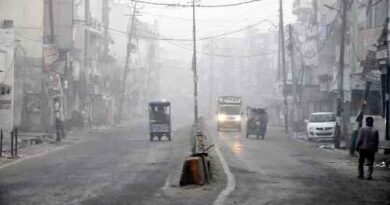 Muzaffarnagar News-कोहरे से हुआ जनजीवन प्रभावित, ठंड बढी- सुबह के समय घने कोहरे के चलते वाहन चालकों को हुई परेशान