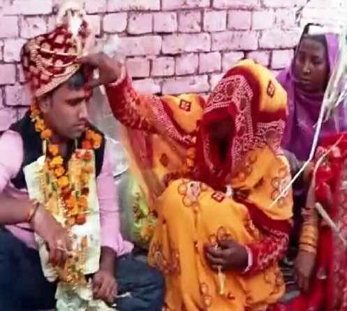 Barabanki News: प्लीज मेरी शादी करवाओ Police, भगोड़े लड़के के साथ रोशनी ने मंडप में सात फेरे लिये