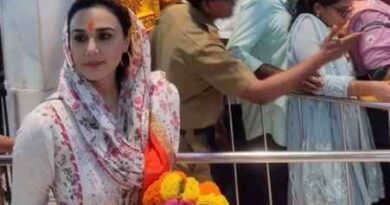 सिद्धिविनायक मंदिर पहुंची Preity Zinta