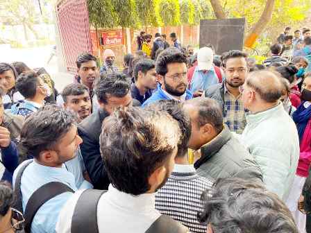 Muzaffarnagar रालोद छात्रसभा ने किया प्रदर्शन