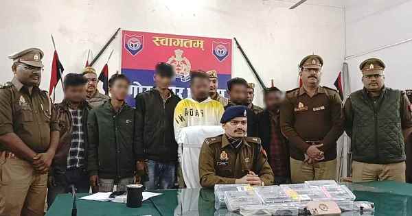 Gorakhpur: बच्चों से चोरी कराने वाला गैंग Arrested, दो लाख कीमत के 11 मोबाइल फोन की बरामदगी Gorakhpur: बच्चों से चोरी कराने वाला गैंग Arrested, दो लाख कीमत के 11 मोबाइल फोन की बरामदगी