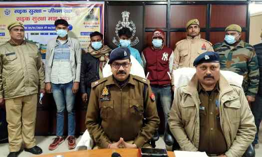 Hapur News: अंतर्राज्यीय गिरोह का पर्दाफाश, बाईपास रसूलपुर अंडर पास के पास से चार आरोपियों को किया गिरफ्तार