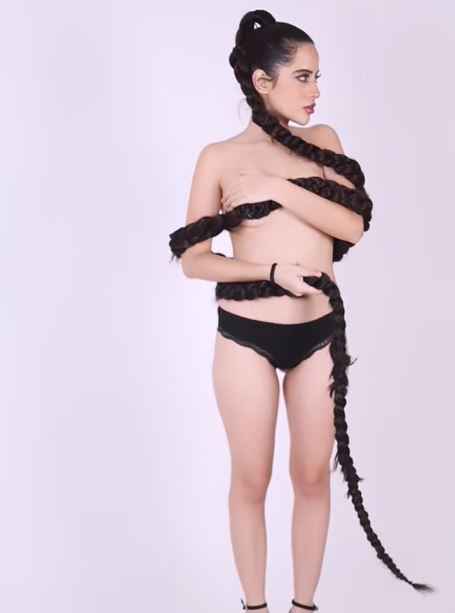 Uorfi Javed ने डस्टबिन बैग से बना ली अजीब ड्रेस, वीडियो पोस्ट किया Uorfi Javed ने डस्टबिन बैग से बना ली अजीब ड्रेस, वीडियो पोस्ट किया