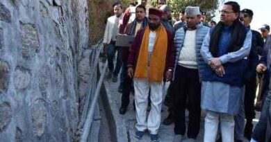 Joshimath पहुंचे मुख्यमंत्री पुष्कर सिंह धामी,शंकराचार्य ने जोशीमठ के लोगों के लिए मांगा राहत पैकेज