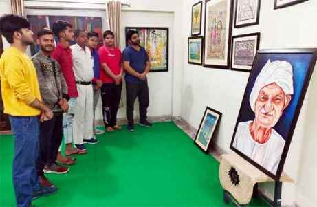 Muzaffarnagar News: कलांगन द्वारा आयोजित कला प्रदर्शनी में हुआ कला का प्रदर्शन Muzaffarnagar News: कलांगन द्वारा आयोजित कला प्रदर्शनी में हुआ कला का प्रदर्शन