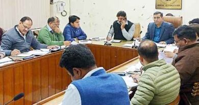 Muzaffarnagar- कर करेत्तर एवं राजस्व कार्यों की मासिक समीक्षा बैठक आयोजित