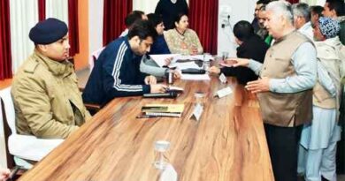 Muzaffarnagar News-खतौली तहसील पर डीएम-एसएसपी ने सुनी समस्याएं