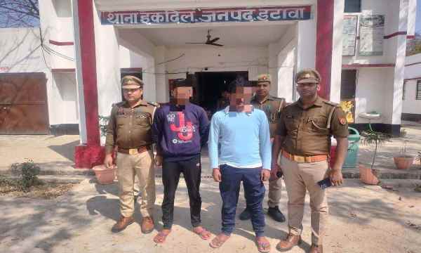 Etawah News: नेशनल हाईवे 2 के ओवर ब्रिज के नीचे पक्का बाग इलाके में पुलिस के हत्थे चढ़े दो गैंगस्टर एक्ट के वांछित अपराधी