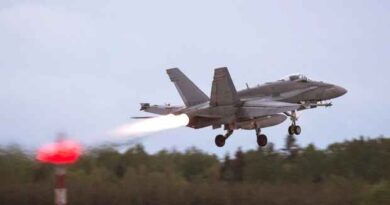 नार्थ Canada के हवाई क्षेत्र में घुसी एक अज्ञात वस्तु को नष्ट कर दिया अमेरिकी लड़ाकू विमान ने