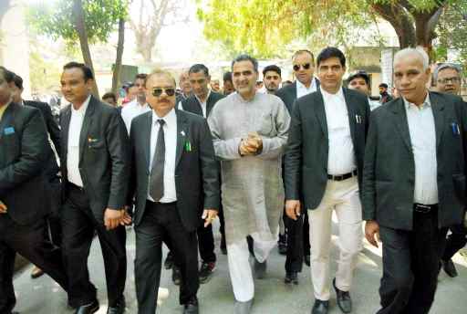 Muzaffarnagar News- अधिवक्ताओं के बीच पहुंचे केंद्रीय मंत्री संजीव बालियान Muzaffarnagar News- अधिवक्ताओं के बीच पहुंचे केंद्रीय मंत्री संजीव बालियान