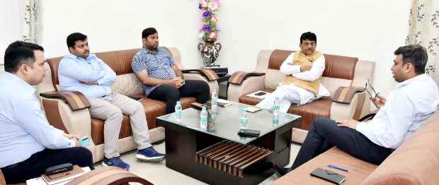 Muzaffarnagar News-मंत्री कपिलदेव ने ली बैठक, विकास हेतु आवश्यक निर्देश दिये Muzaffarnagar News-मंत्री कपिलदेव ने ली बैठक, विकास हेतु आवश्यक निर्देश दिये