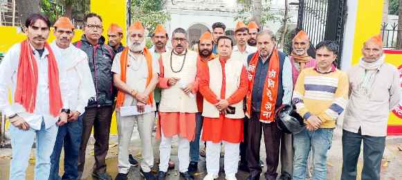 Muzaffarnagar News- क्रांति सेना ने टीन शेड के विरोध में दिया ज्ञापन