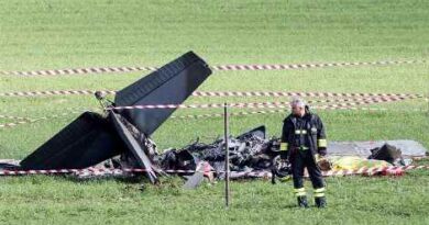 इटली में एयरफोर्स के दो प्लेन हवा में टकराएं, New York में भारतीय मूल की महिला की मौत