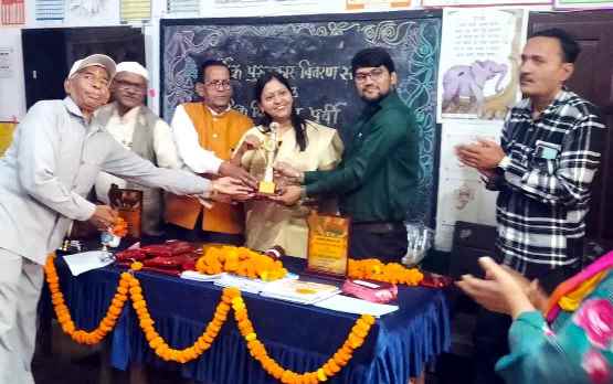 Muzaffarnagar News:  पूर्वी पाठशाला नगर क्षेत्र के अंतर्गत  पुरस्कार वितरण समारोह संपन्न हुआ