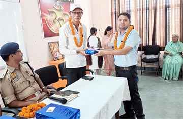 Muzaffarnagar News: सीएस, सीएलओ एवं बीईओ पूर्ण मनोयोग व निष्ठापूर्वक निर्विघ्न परीक्षा सम्पन्न करायेः गजेन्द्र कुमार