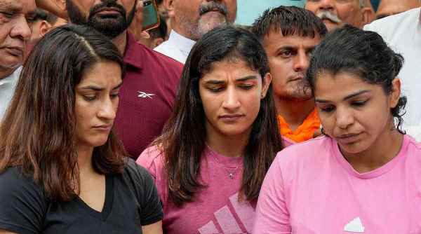 Delhi: जंतर-मंतर पर देश के शीर्ष पहलवानों का धरना-प्रदर्शन जारी, रात के वक्त काट दी जा रही बिजली और पानी