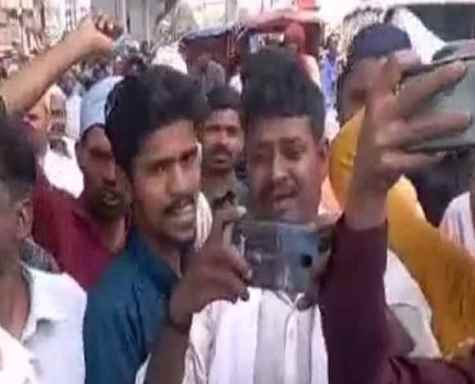 Atiq Ahmed के समर्थन में पटना में नारेबाजी हुई, अंतिम जुमा की नमाज पढ़ने के बाद की घटना Atiq Ahmed के समर्थन में पटना में नारेबाजी हुई, अंतिम जुमा की नमाज पढ़ने के बाद की घटना