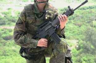 चीन ने युद्धपोत और दर्जनों लड़ाकू विमान से घेरा Taiwan