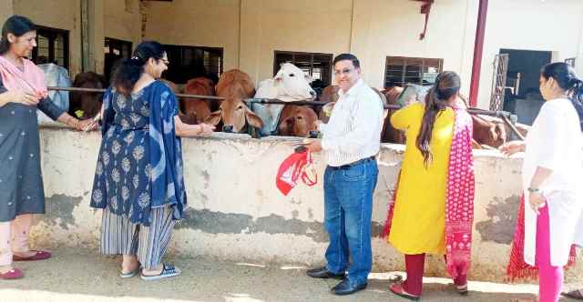 Muzaffarnagar News: भारत विकास परिषद सम्राट शाखा द्वारा गौसेवा कार्यक्रम हुआ आयोजित Muzaffarnagar News: भारत विकास परिषद सम्राट शाखा द्वारा गौसेवा कार्यक्रम हुआ आयोजित