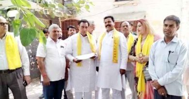 Muzaffarnagar News: महिला पहलवानों के धरने को समाप्त कराने की मांग