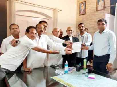 Muzaffarnagar: राजपूत महासभा ने सौंपा डीएम को ज्ञापन Muzaffarnagar: राजपूत महासभा ने सौंपा डीएम को ज्ञापन