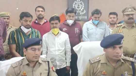 Etawah News: अवैध शराब के साथ चेयरमैन प्रत्याशी के बेटे समेत 4 गिरफ्तार, एसएसपी ने टीम को दिया 10 हजार का इनाम Etawah News: अवैध शराब के साथ चेयरमैन प्रत्याशी के बेटे समेत 4 गिरफ्तार, एसएसपी ने टीम को दिया 10 हजार का इनाम