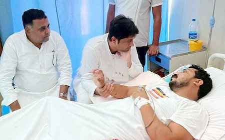 जानसठ/Muzaffarnagar News:  विधायक मदन भैया व चंदन चौहान ने चन्द्रशेखर का जाना हाल