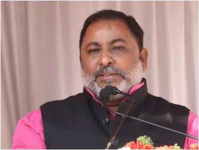 Ballia News: महाराणा प्रताप प्रतिमा के लिए स्टेडियम तिराहे पर ही सहमति बनी- Daya Shankar Singh Ballia News: महाराणा प्रताप प्रतिमा के लिए स्टेडियम तिराहे पर ही सहमति बनी- Daya Shankar Singh