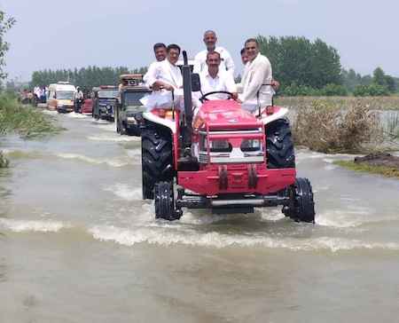 Muzaffarnagar/भोपा/शुक्रतीर्थ – गंगा और यमुना का जलस्तर बढ़ने से मैदानी इलाकों में बाढ़ जैसे हालात