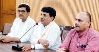 Muzaffarnagar News: मंत्री कपिलदेव ने की सीएम के प्रस्तावित दौरे के लेकर वार्ता, तैयारियों को लेकर किया निरीक्षण