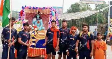 Muzaffarnagar: हर ओर गूंजे बम बम भोले के जयकारे, यातायात पुलिस मुस्तैदी के साथ कर रही है काम